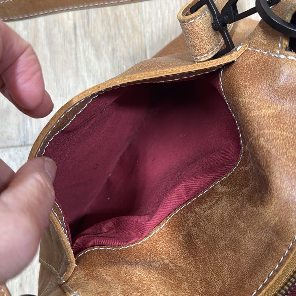 Hammitt BRYANT MED - Shoulder Bag. - Picture 5 of 14